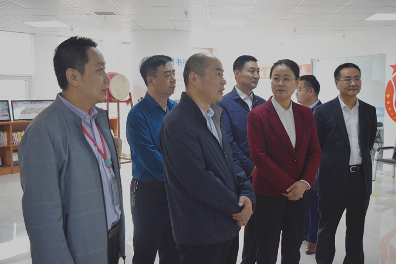 熱烈歡迎河南省委統(tǒng)戰(zhàn)部副部長梁險峰一行蒞臨安陽青峰網(wǎng)絡調(diào)研社會階層工作！